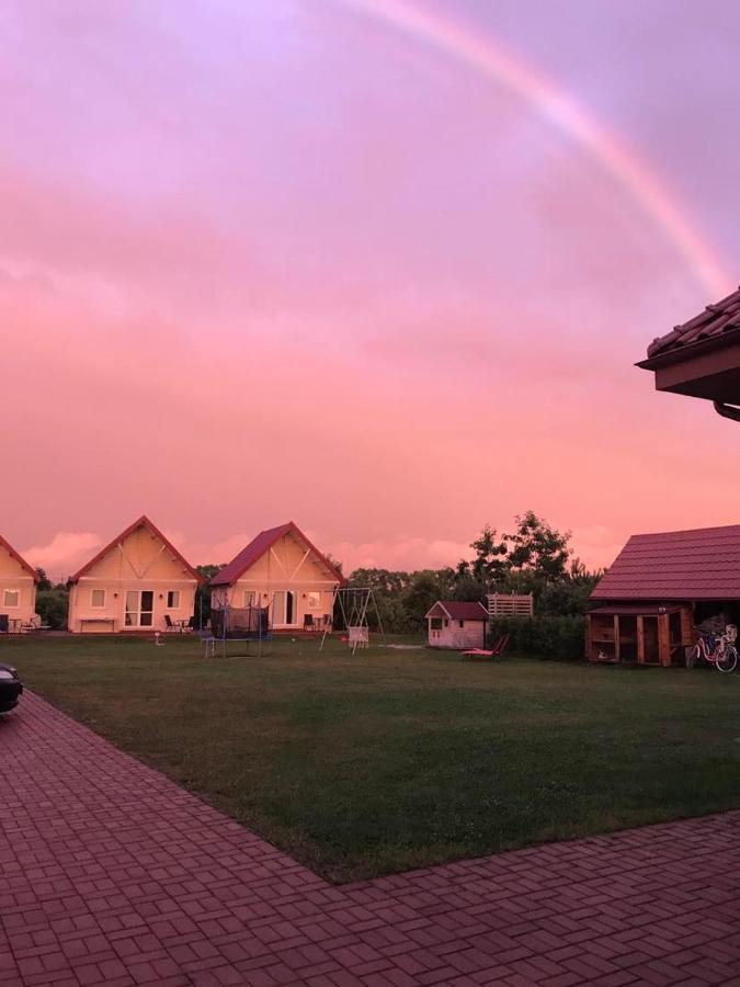 Pokoje Goscinne U Izy Leba Luaran gambar